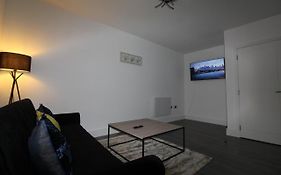 F6 Hammonds Row